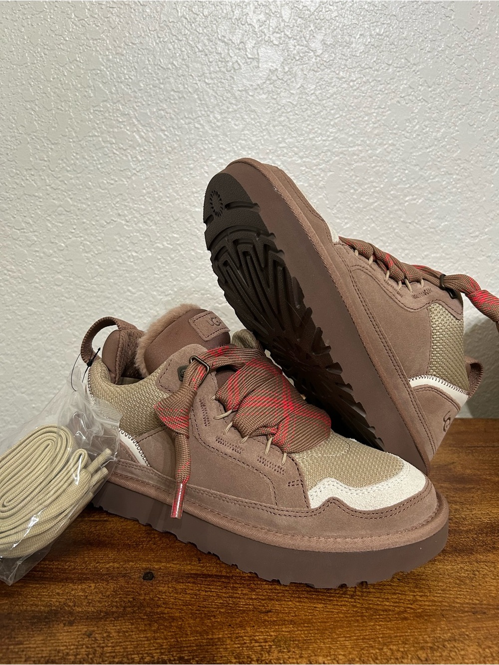 UGG® Lowmel (Women) - Rocky Oak - Picture 5 of 5